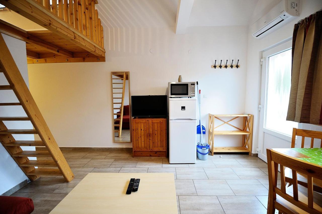 Luca Apartman Apartamento Balatonlelle Exterior foto